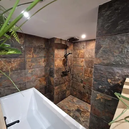 Apartament Beautiful Beachfront Fréjus